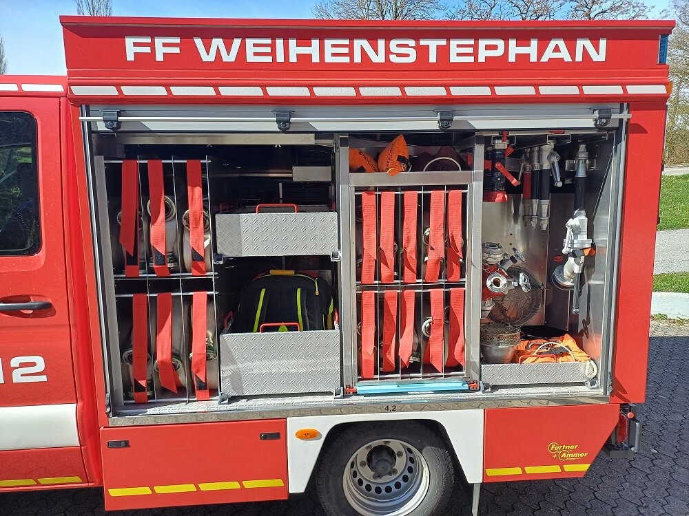 Löschausrüstung Feuerwehrauto