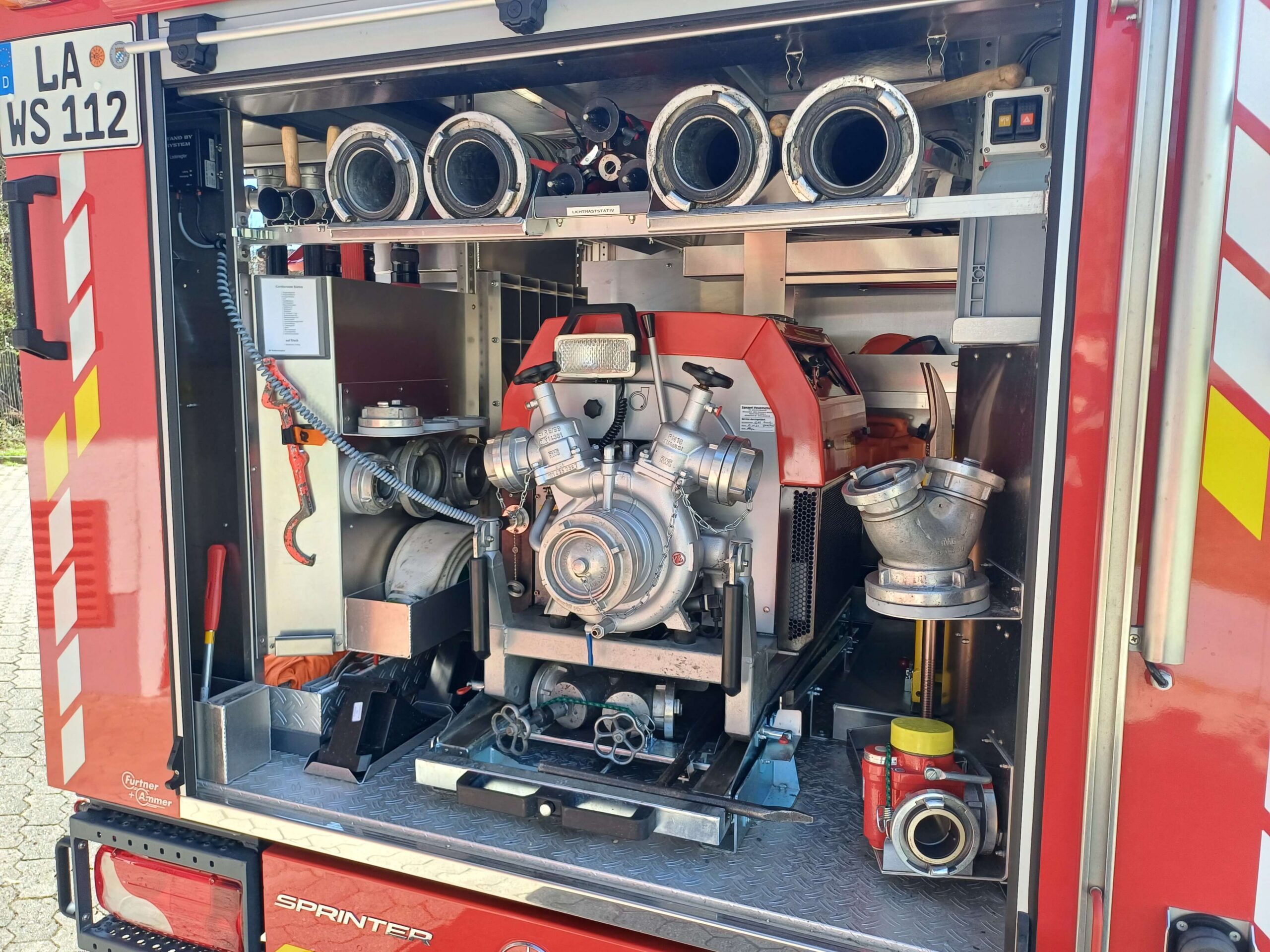 Tragkraftspritze Feuerwehrauto