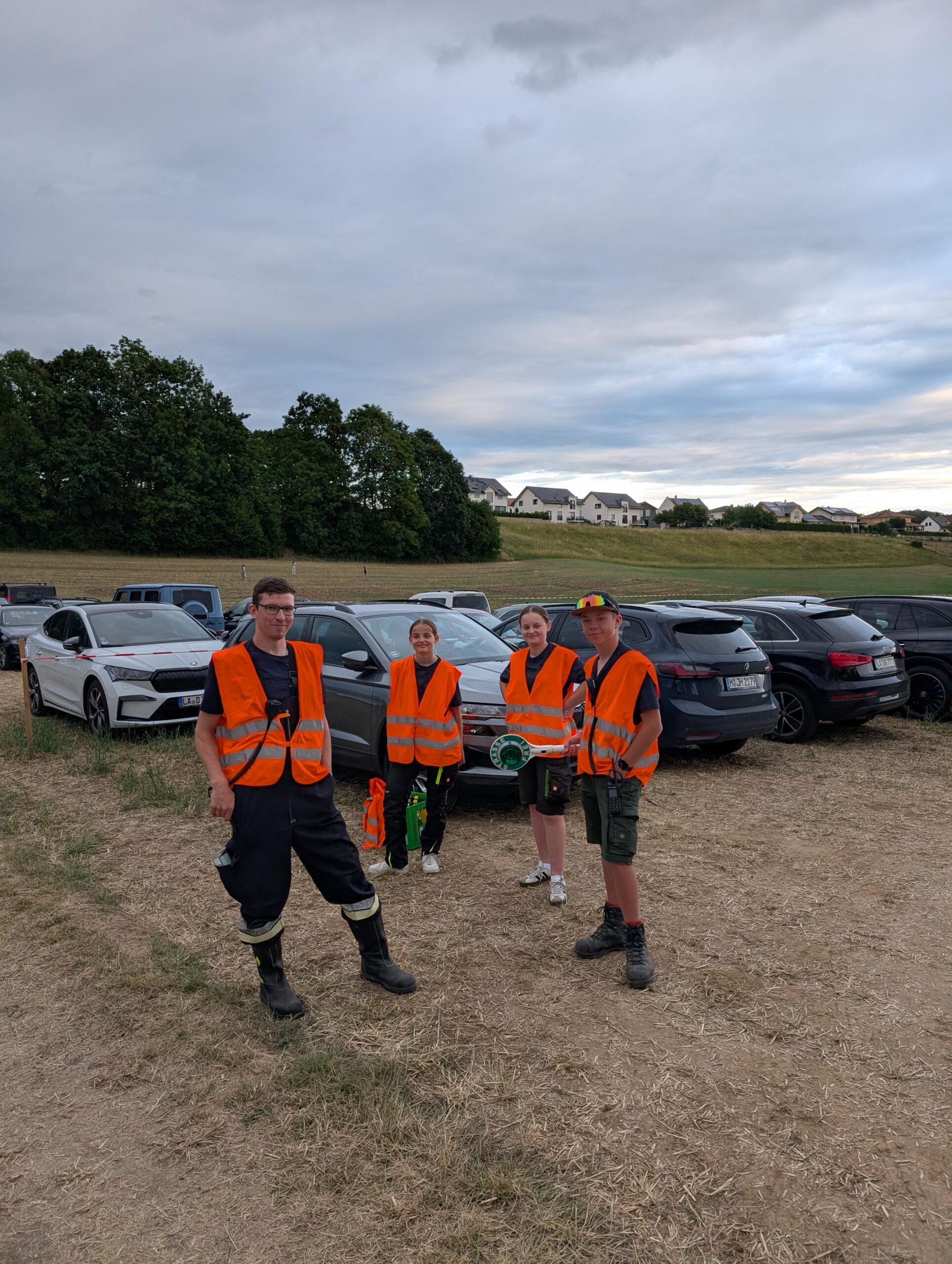 Parkplatz_Einweisen_Gruppe
